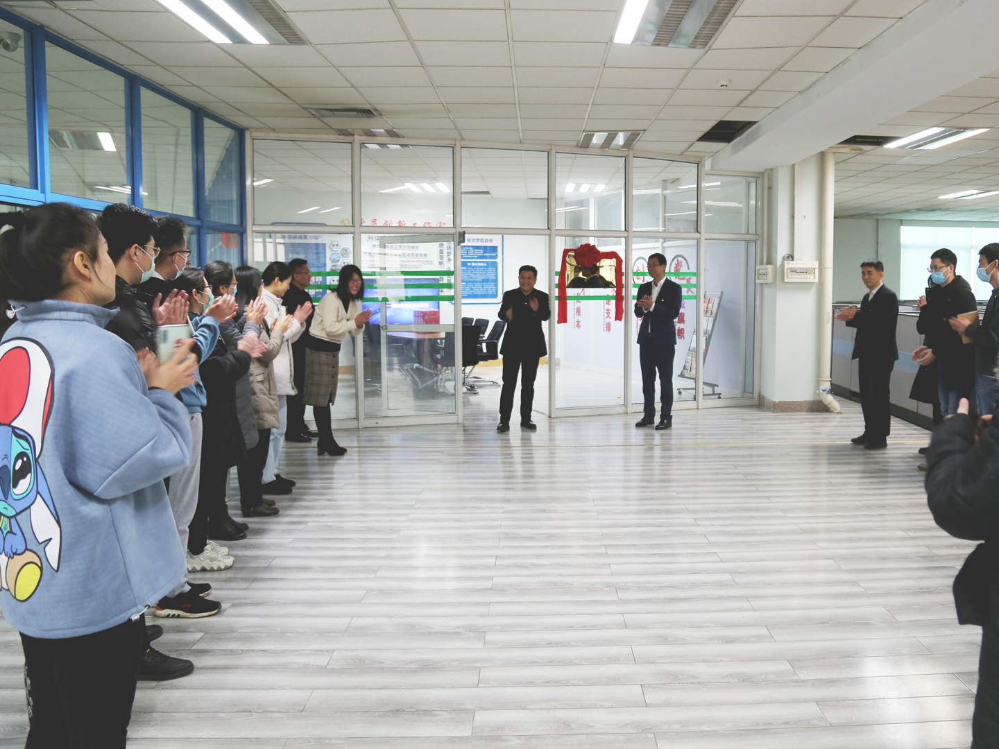 1-21011Q43044B9 1-21011Q43044B9